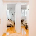 Marcos - 2 Et Balcon A Batignolles